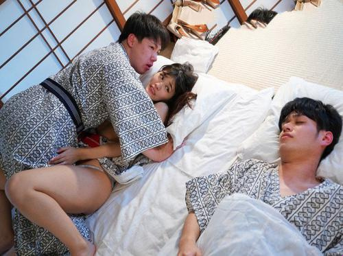 Sang pacar ingin sekali berhubungan seks dengan saudara iparnya
