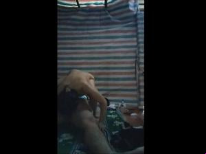 Cinta di gubuk daun