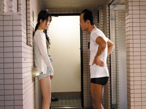 Gadis terangsang Sayaka Otoshiro telah kembali ke dirinya sendiri