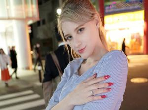 Melody Hina Marks mengucapkan terima kasih kepada para penggemarnya